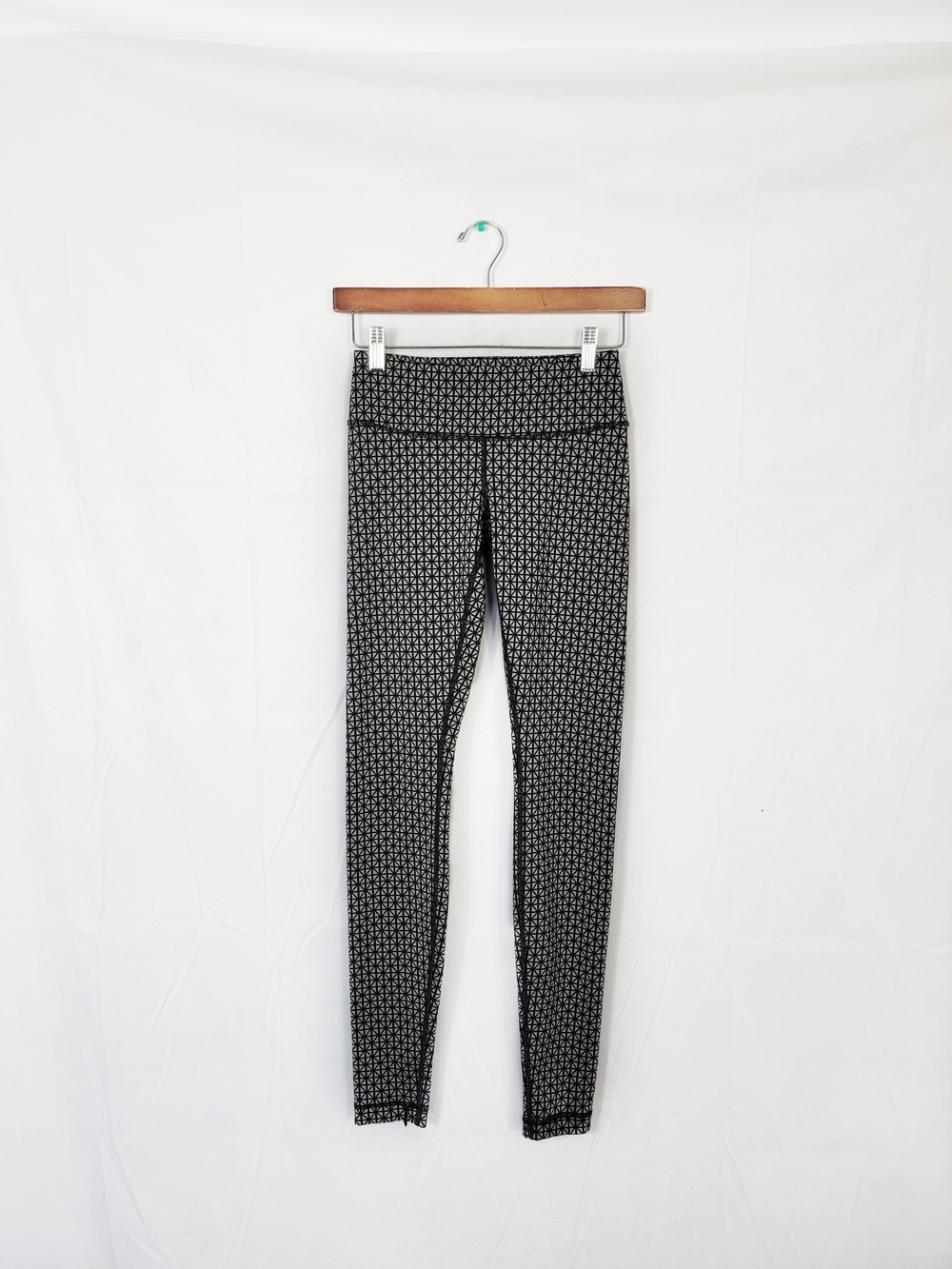 Lululemon Size 2 Wunder Under Leggings